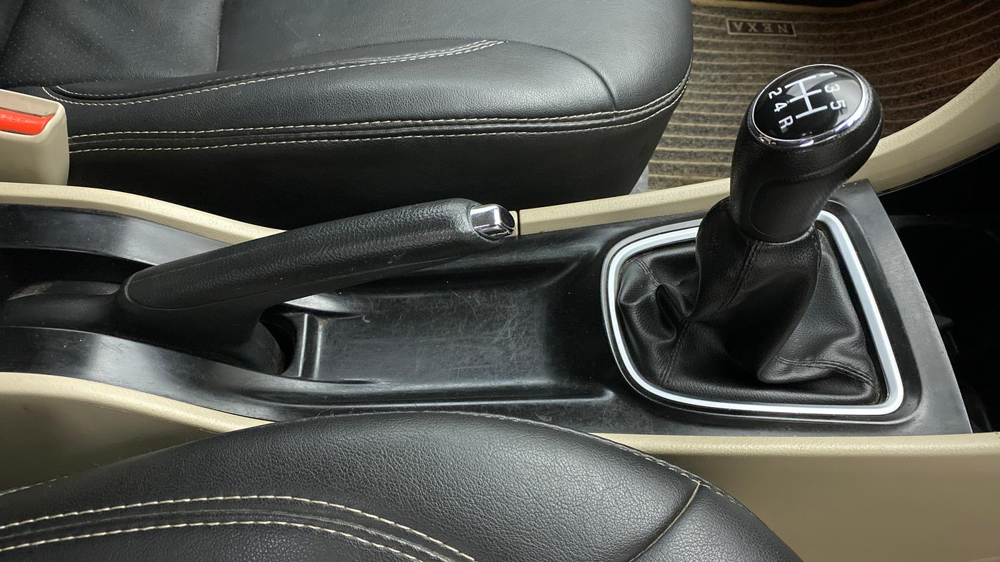 2021 Maruti Ciaz ZETA 1.5 SHVS MT PETROL, Petrol, Manual, 42,051 km, Gear Lever