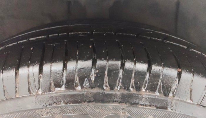 2015 Hyundai Grand i10 SPORTZ 1.2 KAPPA VTVT, Petrol, Manual, 42,040 km, Right Front Tyre Tread