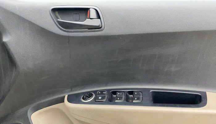 2017 Hyundai Grand i10 MAGNA 1.2 KAPPA VTVT, CNG, Manual, 52,056 km, Driver Side Door Panels Control