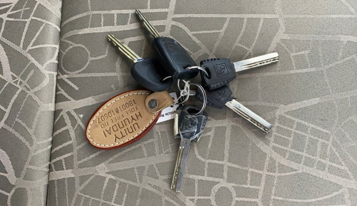 2017 Hyundai Grand i10 MAGNA 1.2 KAPPA VTVT, CNG, Manual, 52,056 km, Key Close Up