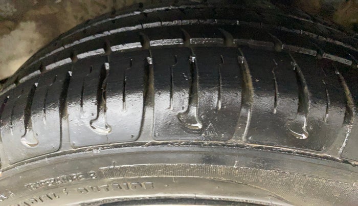 2017 Hyundai Grand i10 MAGNA 1.2 KAPPA VTVT, CNG, Manual, 52,056 km, Left Rear Tyre Tread