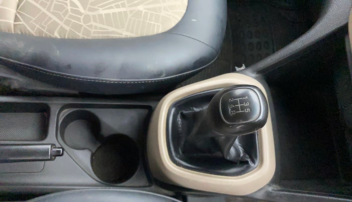 2017 Hyundai Grand i10 MAGNA 1.2 KAPPA VTVT, CNG, Manual, 52,056 km, Gear Lever