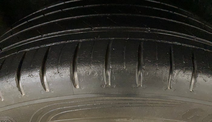 2021 MG HECTOR SHARP 1.5 DCT PETROL, Petrol, Automatic, 35,876 km, Right Rear Tyre Tread