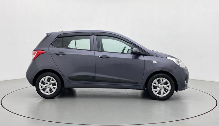 2017 Hyundai Grand i10 SPORTZ 1.2 KAPPA VTVT, Petrol, Manual, 61,390 km, Right Side View