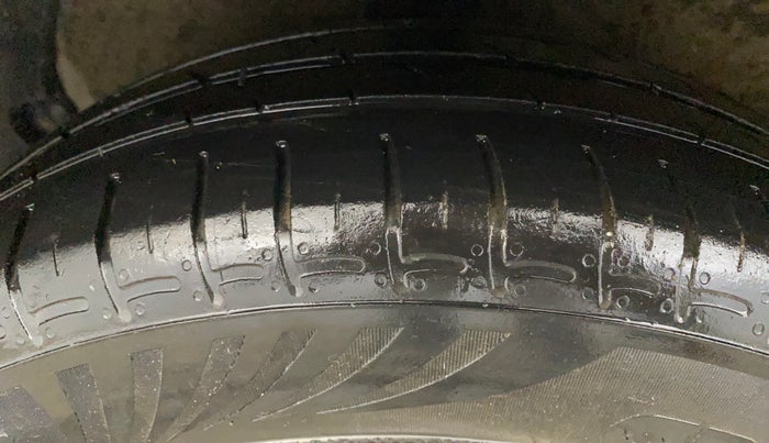 2020 Hyundai AURA S 1.2, Petrol, Manual, 52,404 km, Right Rear Tyre Tread