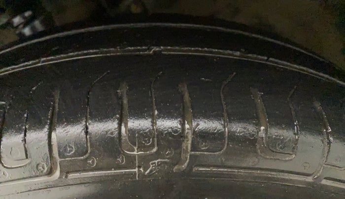 2015 Maruti Wagon R 1.0 LXI CNG, CNG, Manual, 59,722 km, Left Front Tyre Tread