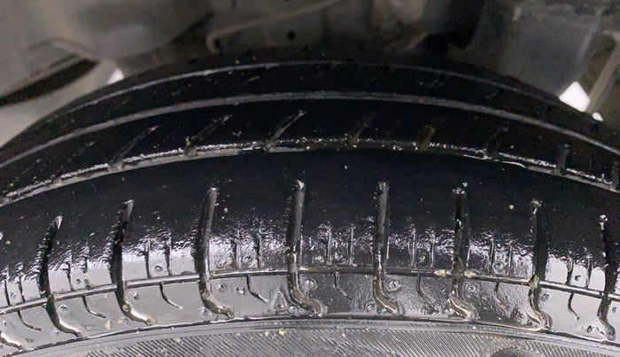 2015 Hyundai Eon ERA PLUS, Petrol, Manual, 20,091 km, Left Rear Tyre Tread