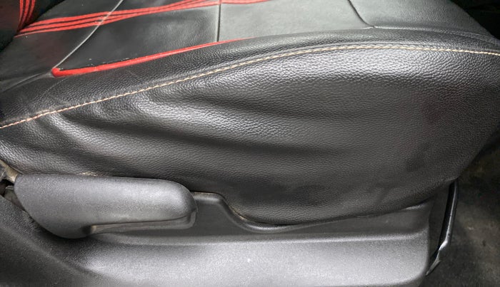 2016 Maruti Vitara Brezza LDI OPT, Diesel, Manual, 30,501 km, Driver Side Adjustment Panel