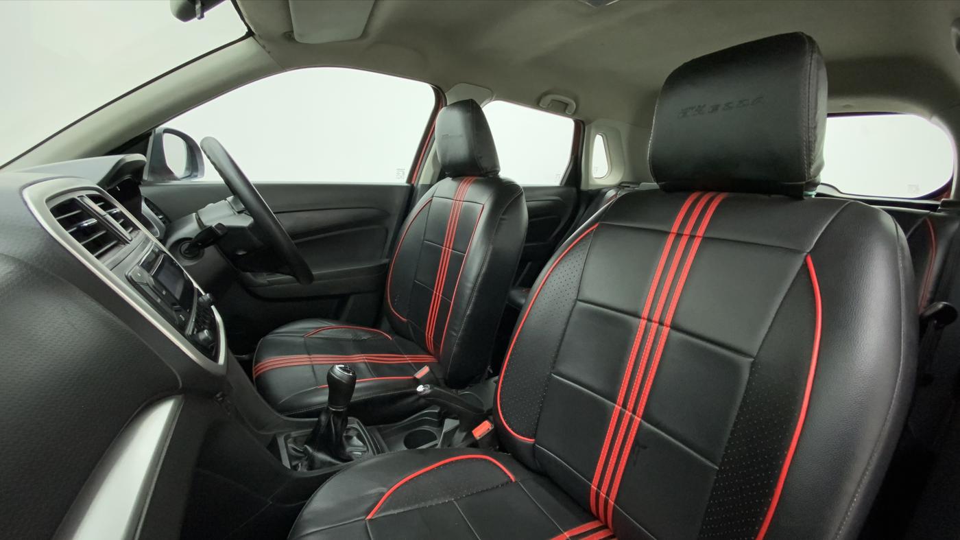 2016 Maruti Vitara Brezza LDI OPT, Diesel, Manual, 30,501 km, Right Side Front Door Cabin