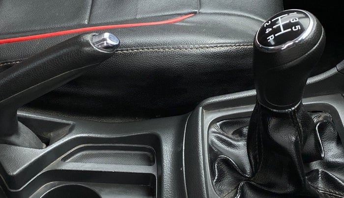 2016 Maruti Vitara Brezza LDI OPT, Diesel, Manual, 30,501 km, Gear Lever