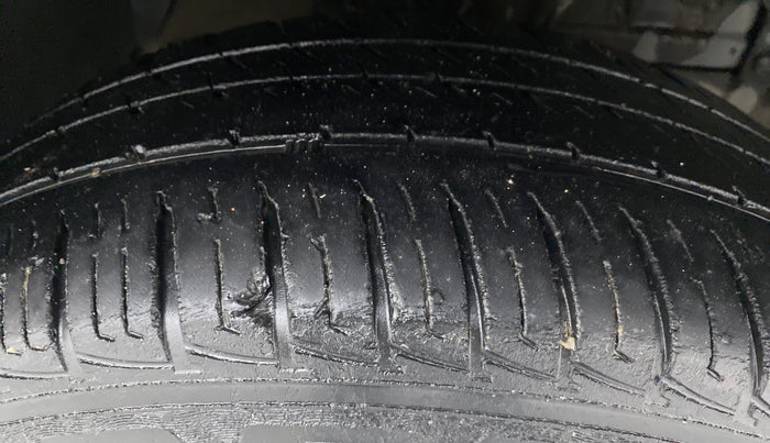 2016 Maruti Vitara Brezza LDI OPT, Diesel, Manual, 30,501 km, Right Front Tyre Tread