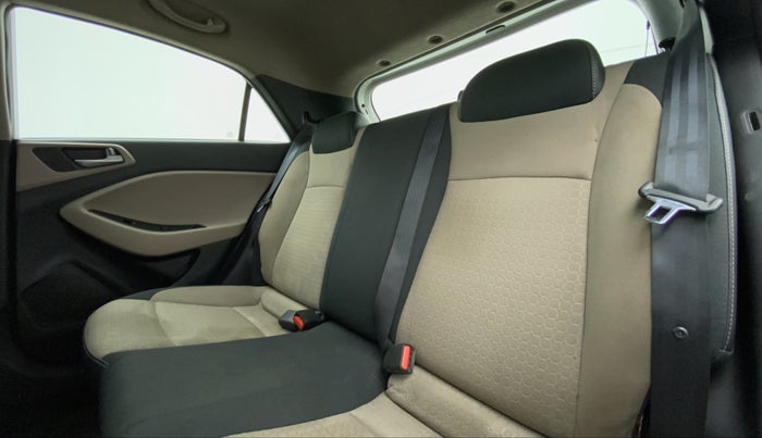 2015 Hyundai Elite i20 MAGNA 1.2, Petrol, Manual, 61,799 km, Right Side Rear Door Cabin