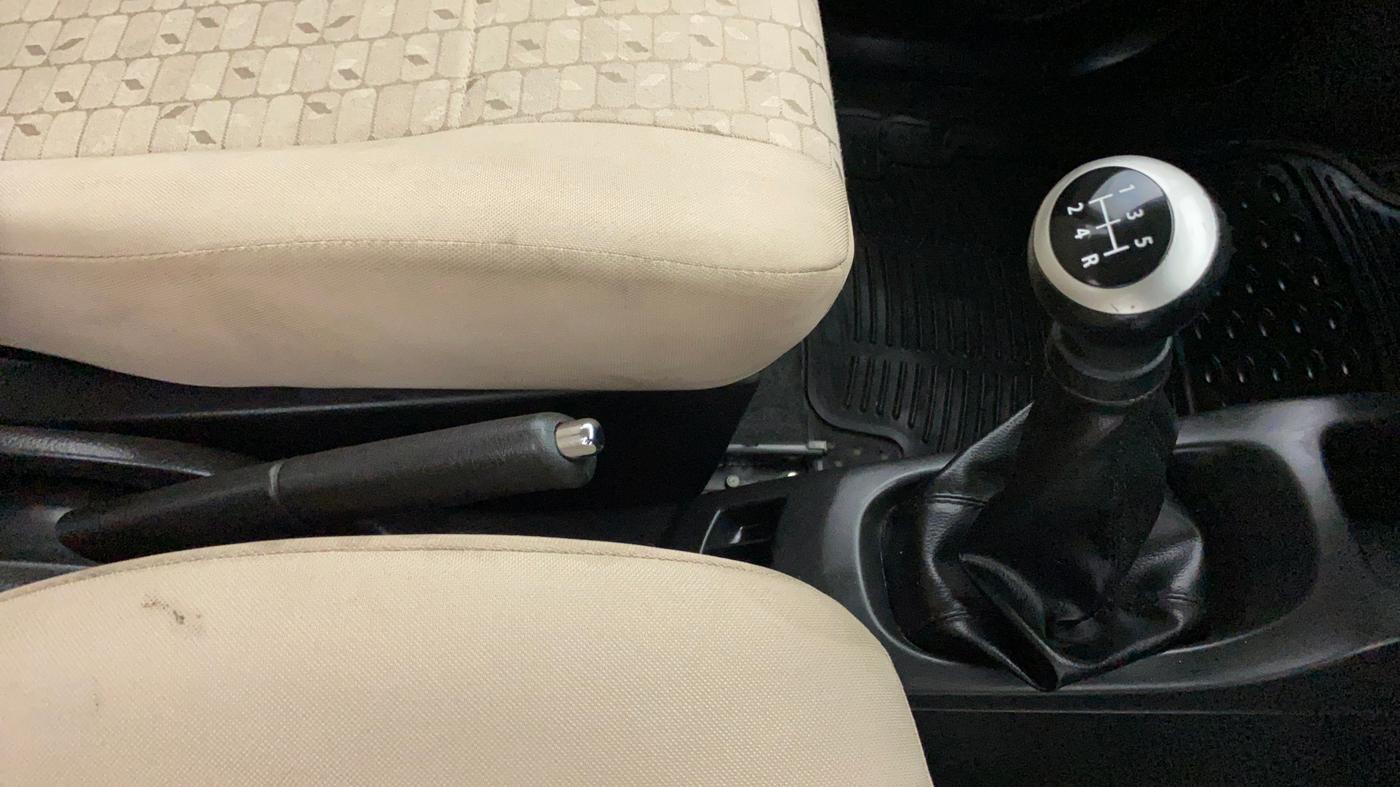 2018 Maruti Wagon R 1.0 VXI, Petrol, Manual, 16,634 km, Gear Lever