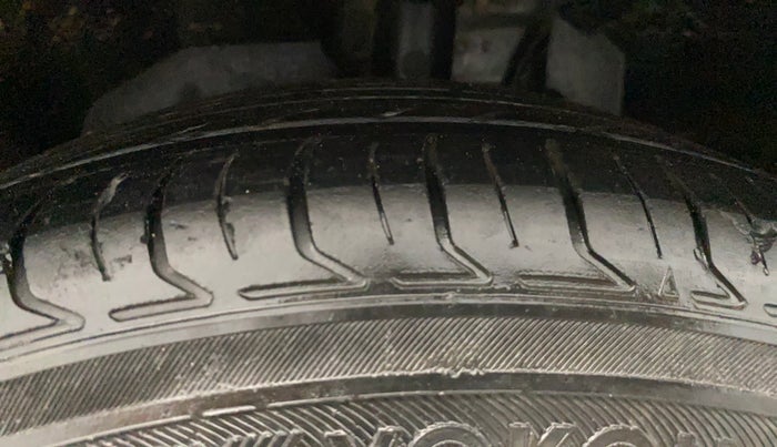 2020 Ford Ecosport TITANIUM 1.5L DIESEL, Diesel, Manual, 1,47,695 km, Left Front Tyre Tread