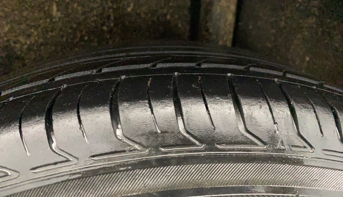 2020 Ford Ecosport TITANIUM 1.5L DIESEL, Diesel, Manual, 1,47,695 km, Left Rear Tyre Tread