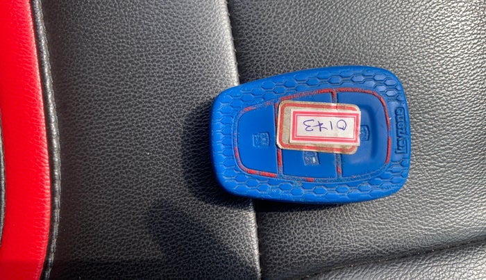 2022 Tata PUNCH CREATIVE  AMT, Petrol, Automatic, 68,887 km, Key Close Up