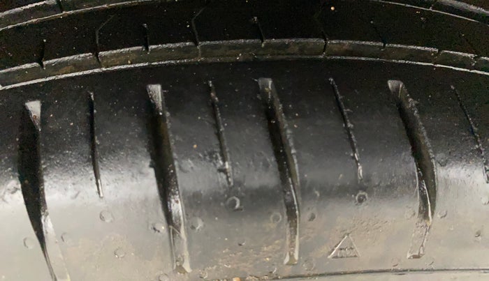 2022 Tata PUNCH CREATIVE  AMT, Petrol, Automatic, 68,887 km, Right Front Tyre Tread