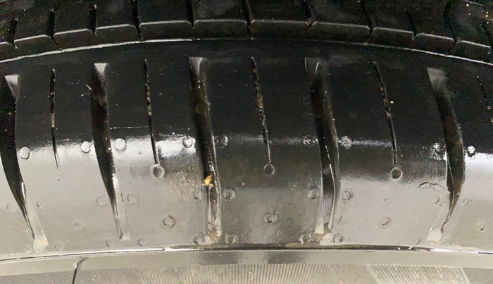 2022 Tata PUNCH CREATIVE  AMT, Petrol, Automatic, 68,887 km, Right Rear Tyre Tread