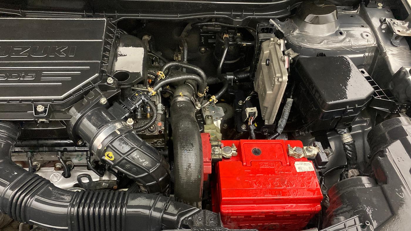 2018 Maruti Vitara Brezza ZDI AMT, Diesel, Automatic, 1,15,785 km, Engine View - Left