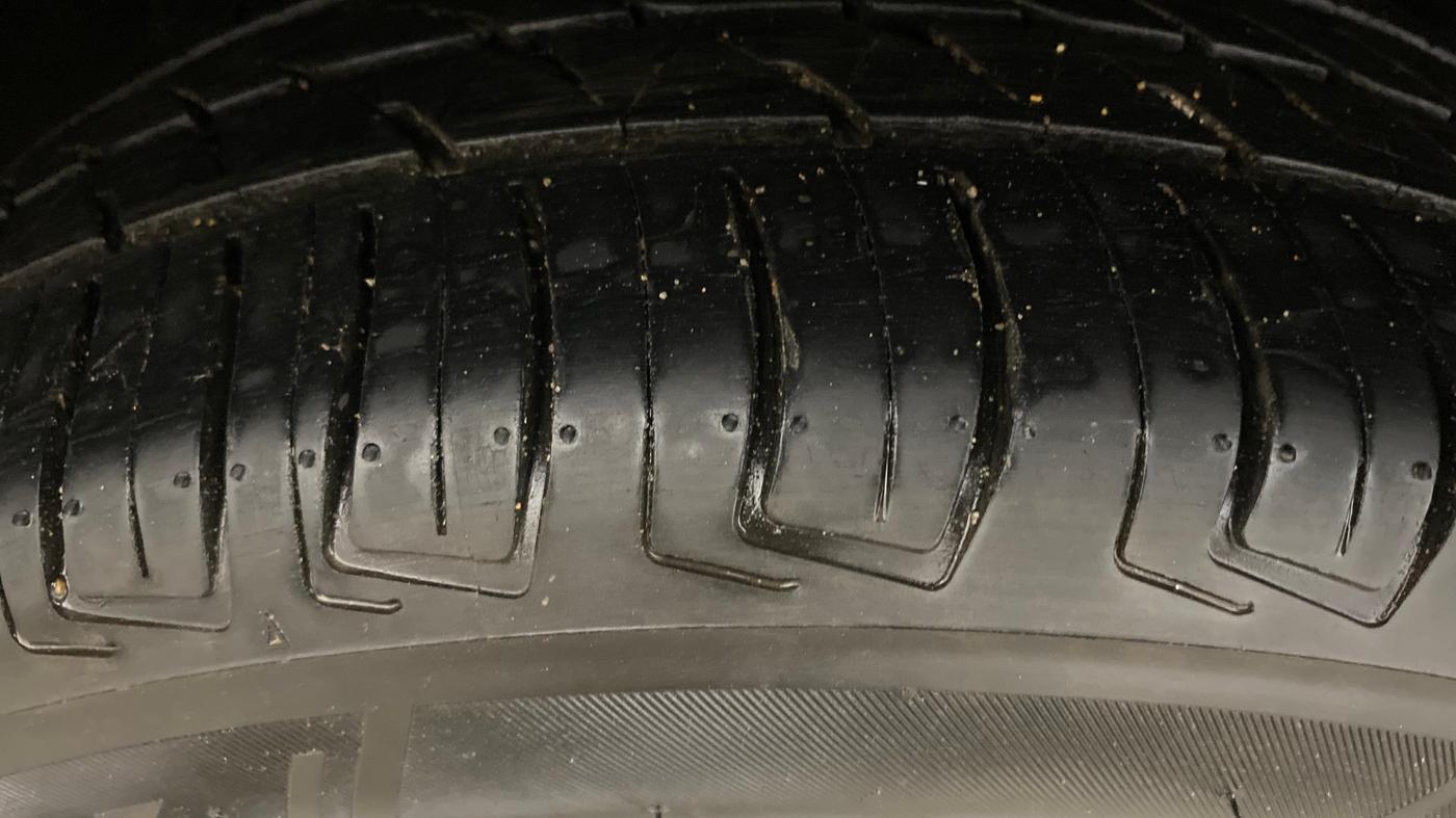 2018 Maruti Vitara Brezza ZDI AMT, Diesel, Automatic, 1,15,785 km, Right Rear Tyre Tread