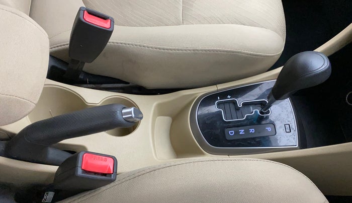 2015 Hyundai Verna FLUIDIC 4S1.6 VTVT S O AT, Petrol, Automatic, 32,301 km, Gear Lever