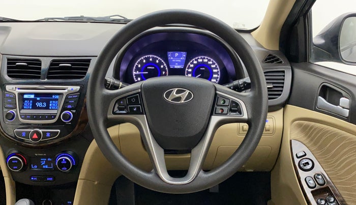 2015 Hyundai Verna FLUIDIC 4S1.6 VTVT S O AT, Petrol, Automatic, 32,301 km, Steering Wheel Close Up
