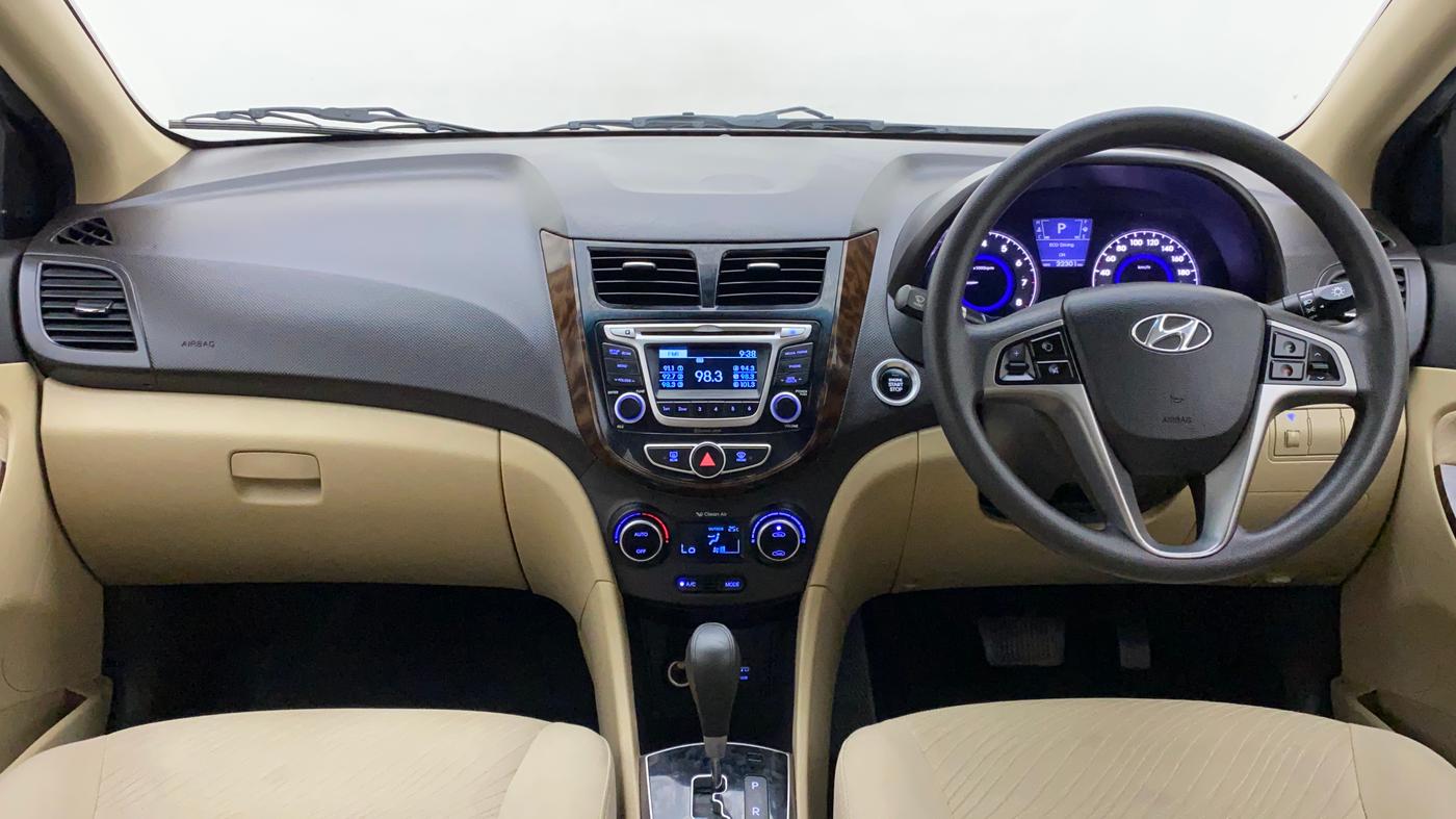 2015 Hyundai Verna FLUIDIC 4S1.6 VTVT S O AT, Petrol, Automatic, 32,301 km, Dashboard