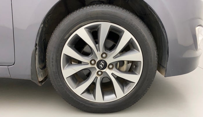 2015 Hyundai Verna FLUIDIC 4S1.6 VTVT S O AT, Petrol, Automatic, 32,301 km, Right Front Wheel
