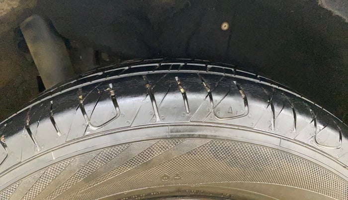 2018 Mahindra MARAZZO M4 8 STR, Diesel, Manual, 84,331 km, Right Rear Tyre Tread