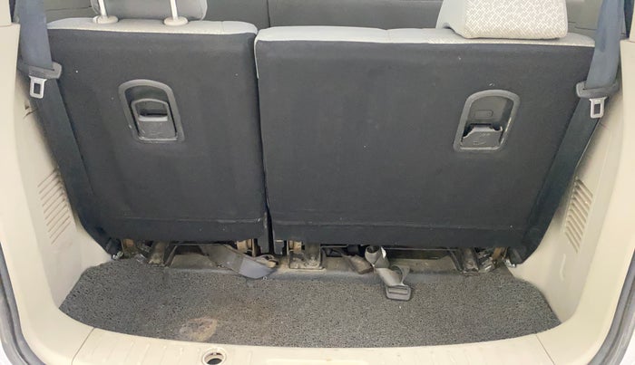 2018 Mahindra MARAZZO M4 8 STR, Diesel, Manual, 84,331 km, Boot Inside