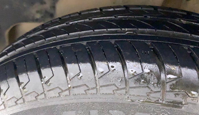 2022 Maruti Dzire LXI, Petrol, Manual, 9,541 km, Left Rear Tyre Tread