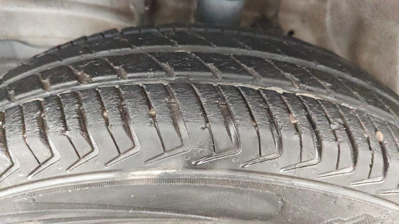 2023 Maruti Alto K10 VXI PLUS, Petrol, Manual, 54,732 km, Left Front Tyre Tread