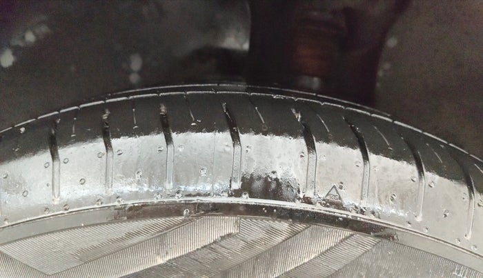 2015 Hyundai Creta SX PLUS 1.6 PETROL, Petrol, Manual, 58,703 km, Left Rear Tyre Tread