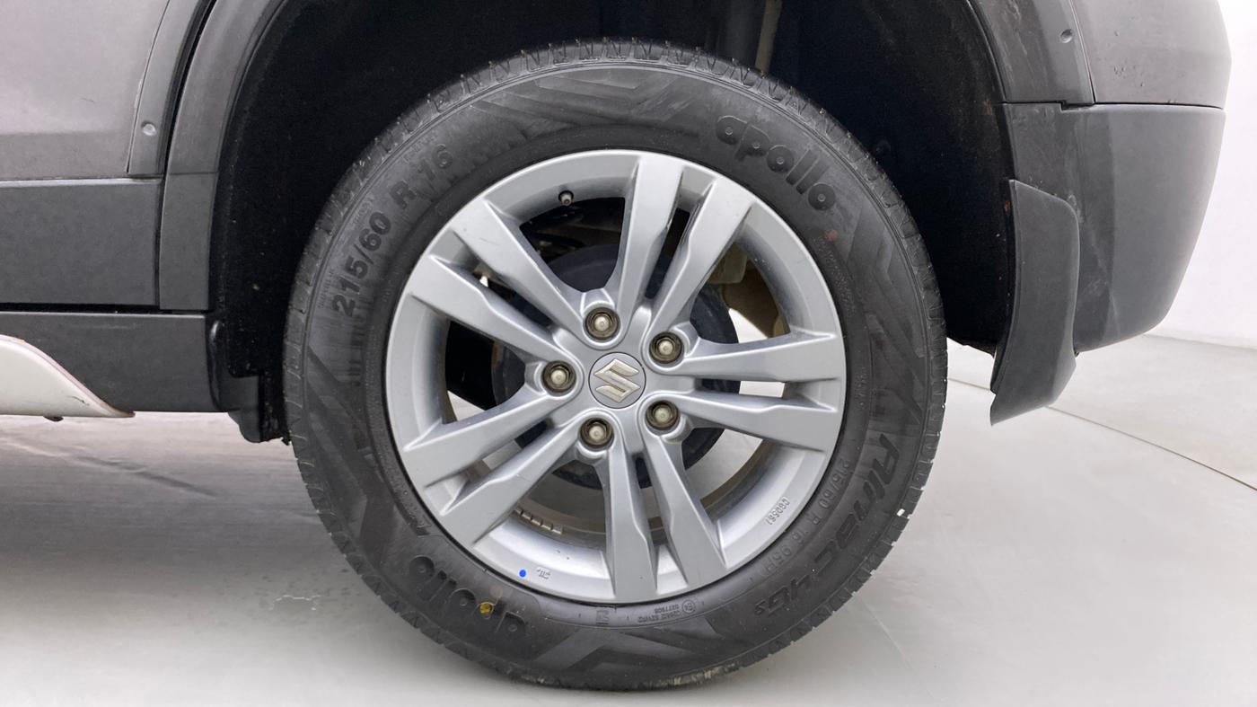 2018 Maruti Vitara Brezza ZDI, Diesel, Manual, 51,587 km, Left Rear Wheel