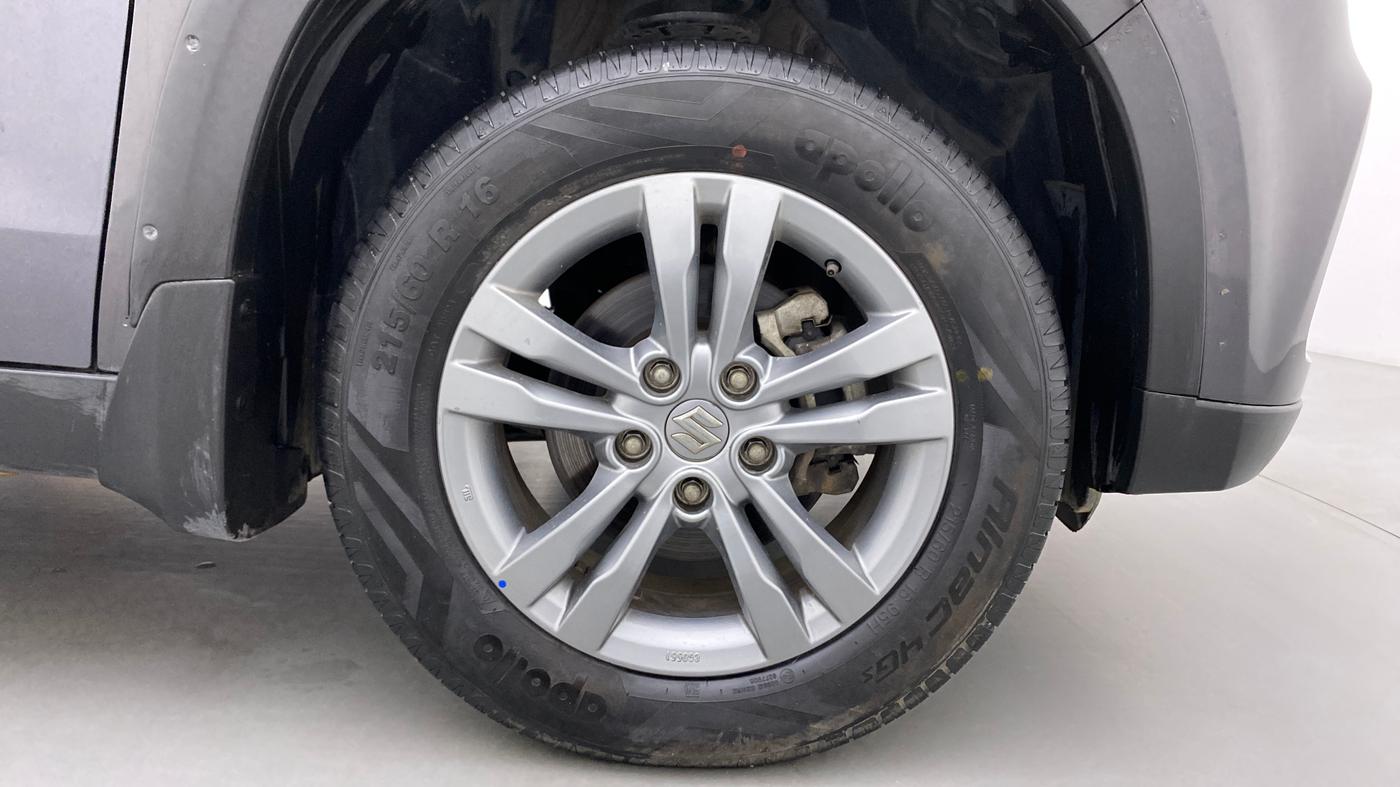 2018 Maruti Vitara Brezza ZDI, Diesel, Manual, 51,587 km, Right Front Wheel