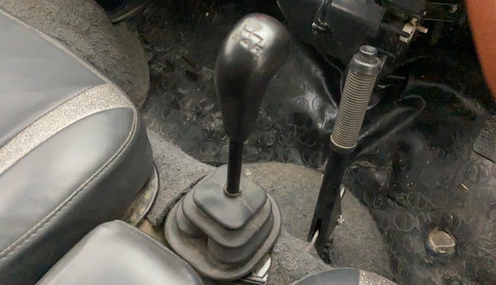 2016 Maruti OMNI E 8 STR, Petrol, Manual, 52,457 km, Gear Lever