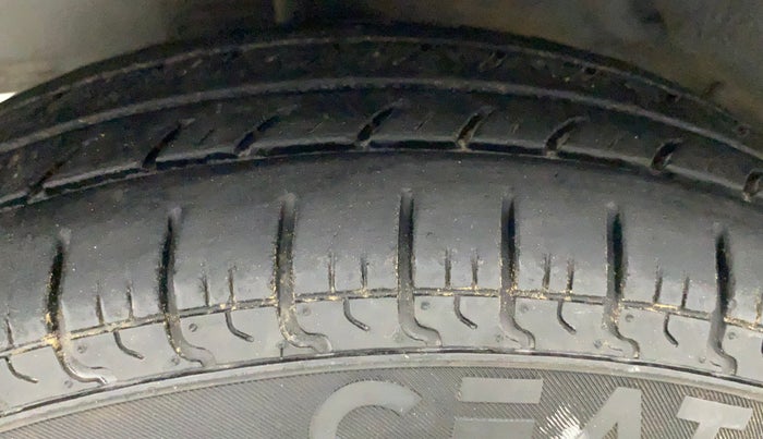 2016 Hyundai Eon ERA PLUS (O), Petrol, Manual, 20,526 km, Left Front Tyre Tread