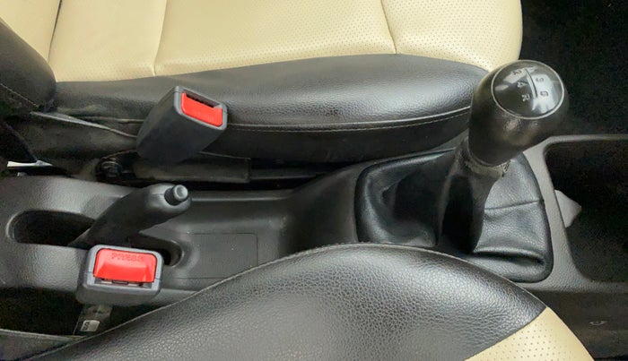 2016 Hyundai Eon ERA PLUS (O), Petrol, Manual, 20,526 km, Gear Lever