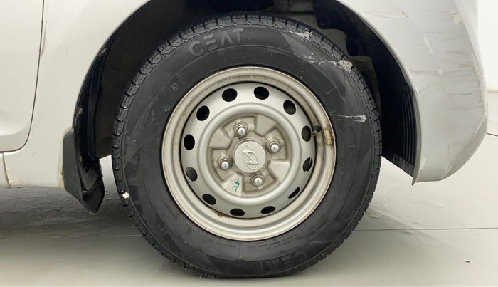 2016 Hyundai Eon ERA PLUS (O), Petrol, Manual, 20,526 km, Right Front Wheel