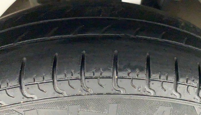 2016 Hyundai Eon ERA PLUS (O), Petrol, Manual, 20,526 km, Right Rear Tyre Tread