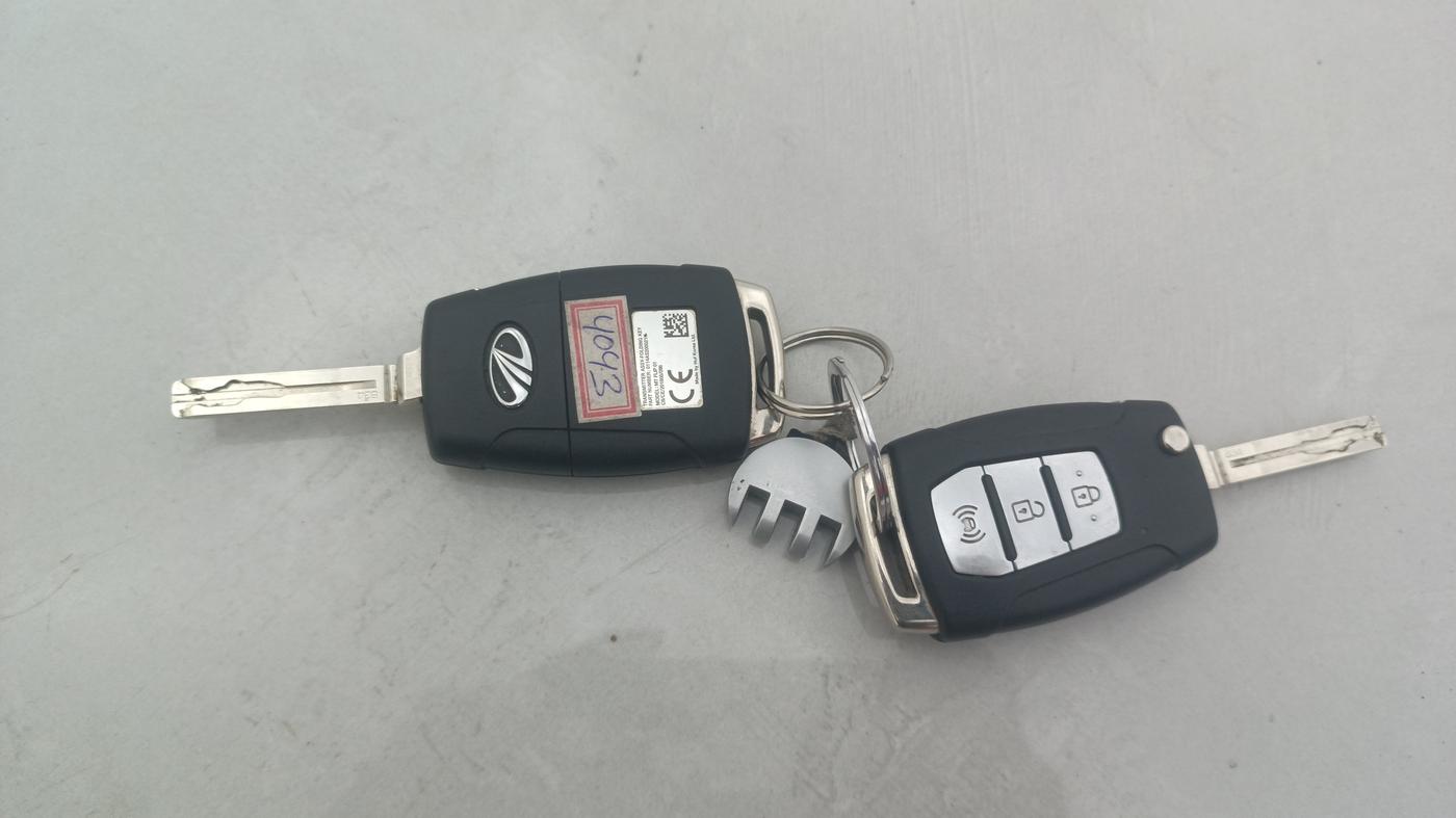 2019 Mahindra XUV300 W6 1.5 DIESEL, Diesel, Manual, 72,584 km, Key Close Up