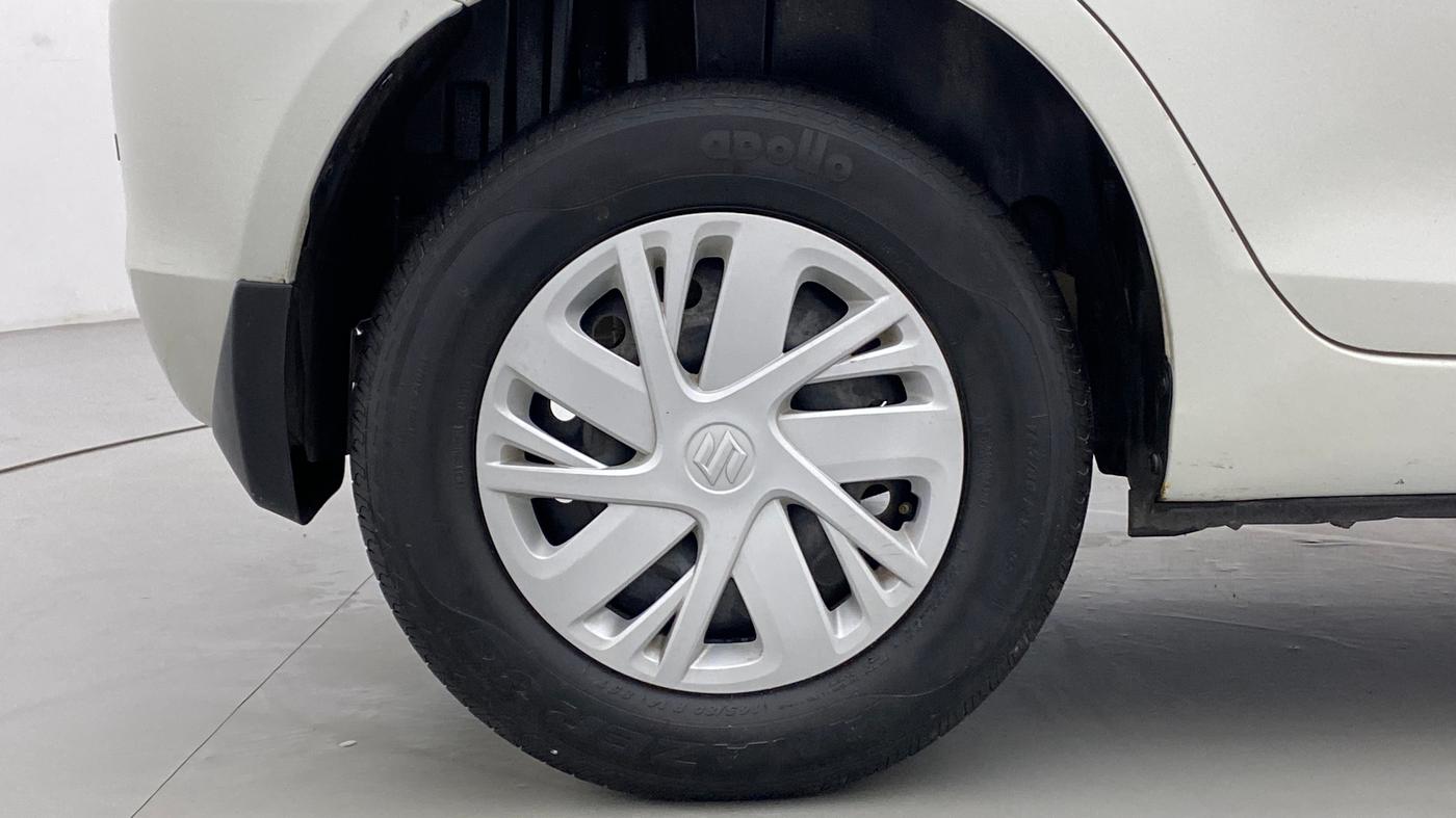 2016 Maruti Swift VXI, Petrol, Manual, 52,900 km, Right Rear Wheel