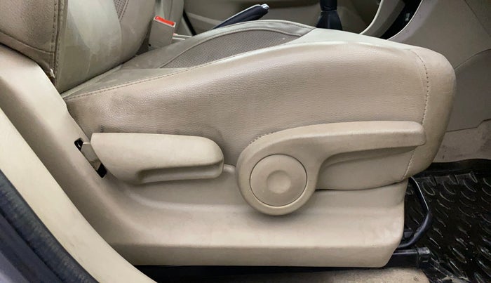 2017 Maruti Ciaz ZXI+, Petrol, Manual, 40,334 km, Driver Side Adjustment Panel