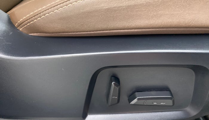 2021 Tata Harrier XZA PLUS, Diesel, Automatic, 15,213 km, Driver Side Adjustment Panel