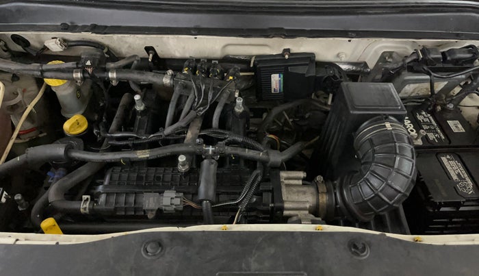 2016 Mahindra Kuv100 K4 6 STR, CNG, Manual, 49,693 km, Engine View