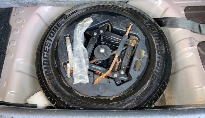 2016 Mahindra Kuv100 K6 5 STR, Petrol, Manual, 12,659 km, Spare Tyre