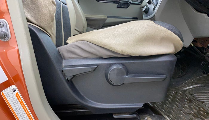 2016 Mahindra Kuv100 K6 5 STR, Petrol, Manual, 12,659 km, Driver Side Adjustment Panel