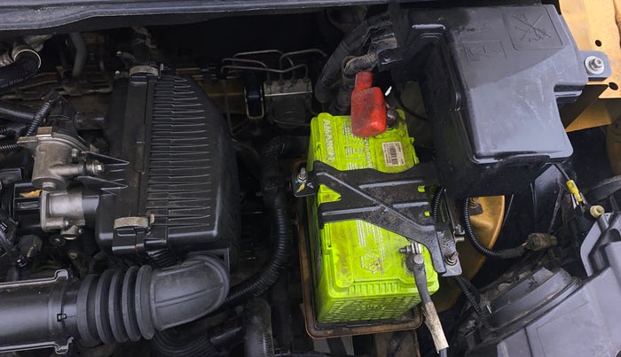 2021 Renault TRIBER RXZ, Petrol, Manual, 40,007 km, Engine View - Left