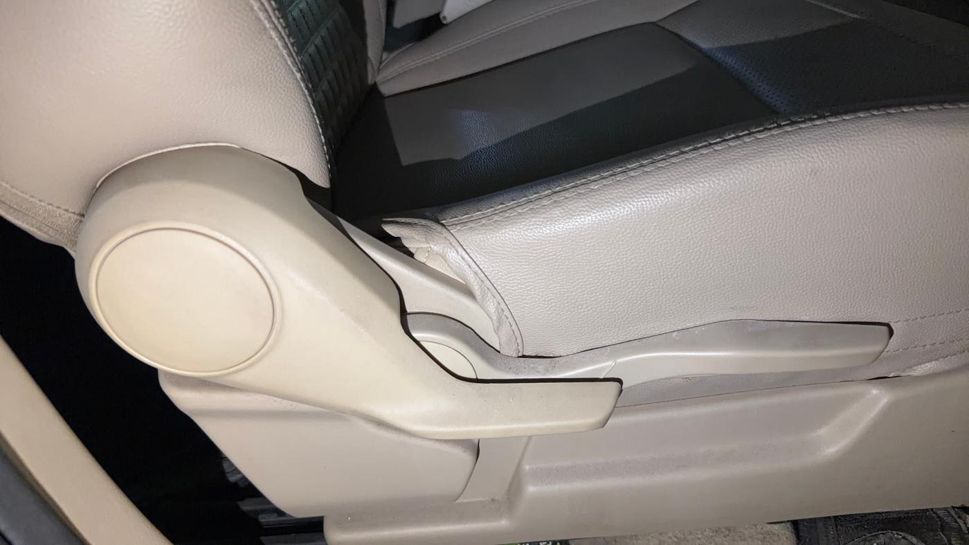 2021 Maruti Ertiga ZXI+ SHVS, Petrol, Manual, 45,083 km, Driver Side Adjustment Panel