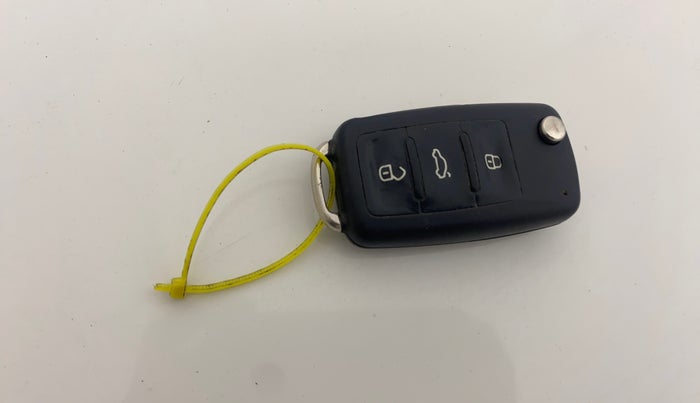 2017 Volkswagen Vento HIGHLINE PETROL AT, Petrol, Automatic, 84,972 km, Key Close Up